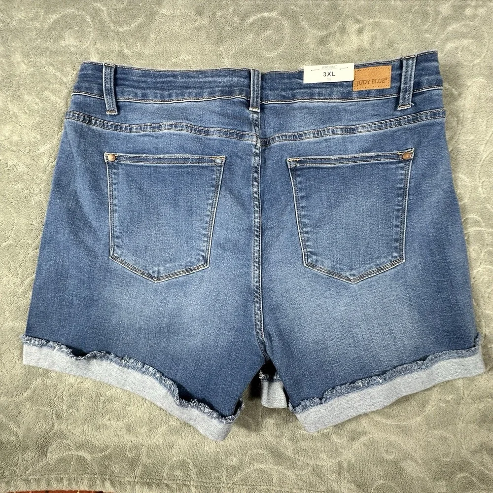 Judy Blue Cutoff Denim Jean Shorts Womens 3XL Mid Rise Medium Wash Cuffed New